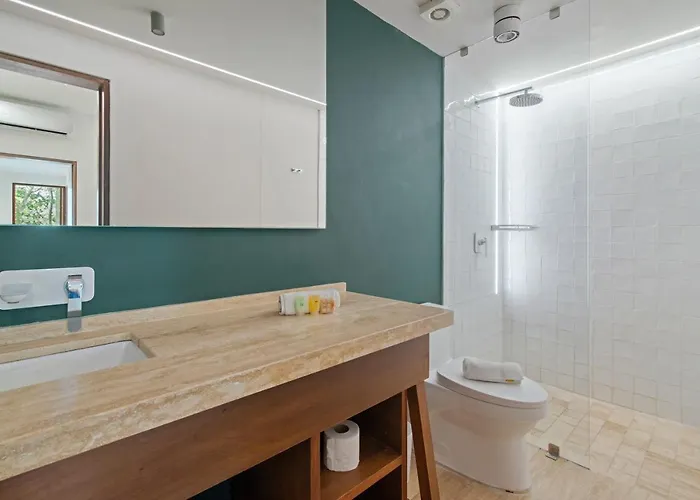 205 Perfect Location 3 Bedrooms